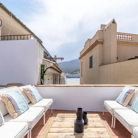 Miranda Cadaques